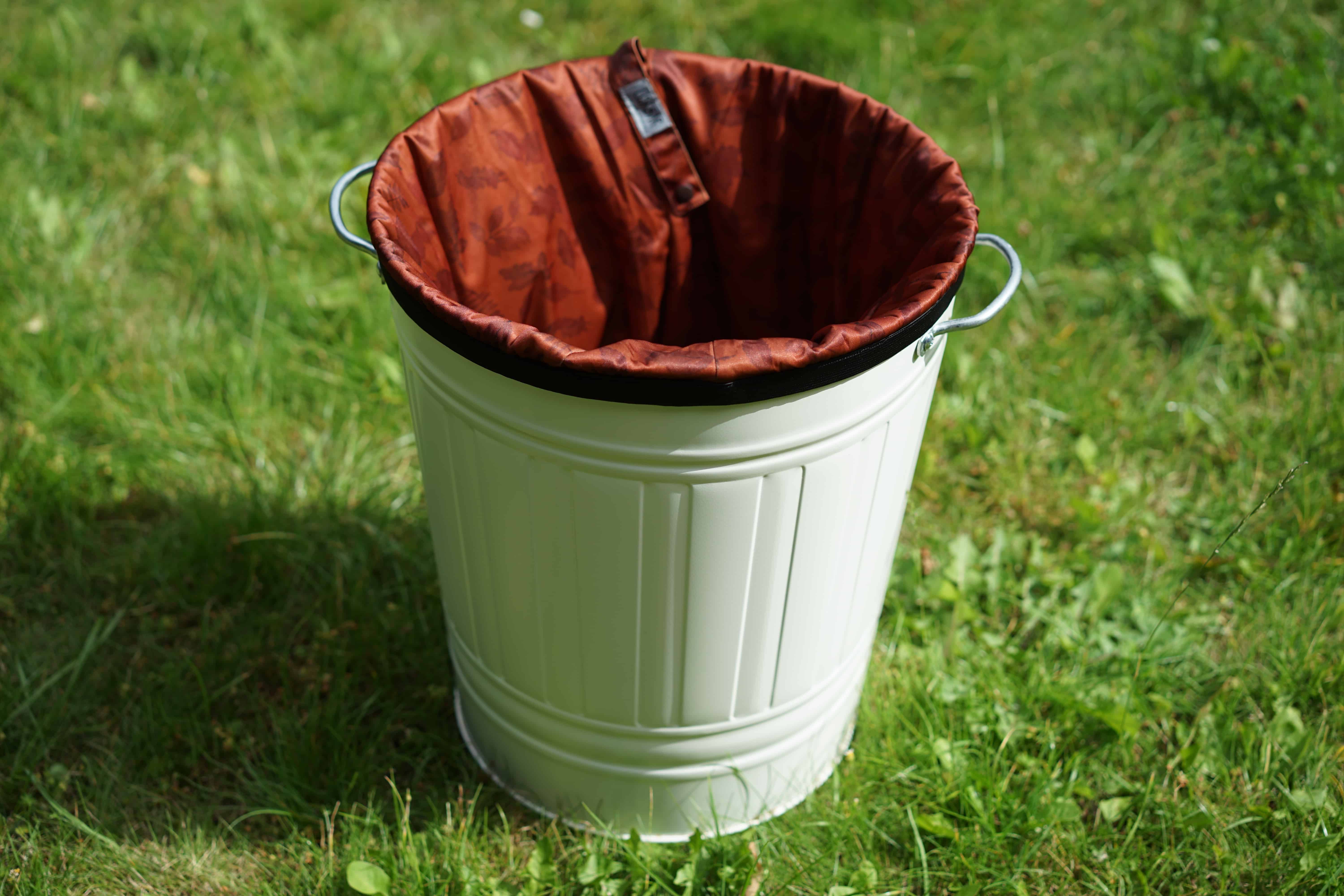 Pail liner wetbag for bucket