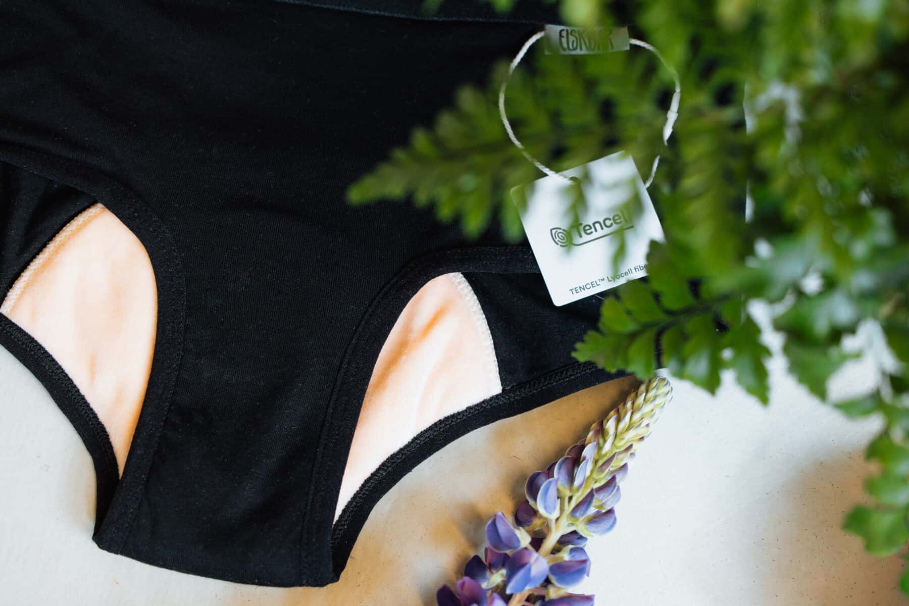 Pige menstruationstrusser af naturlige materialer